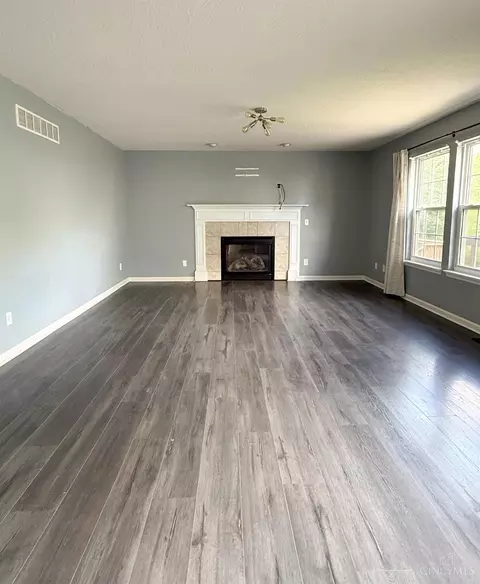 Living - 639 Ellen Dr, Cincinnati, OH 45255 photo 1 of 4