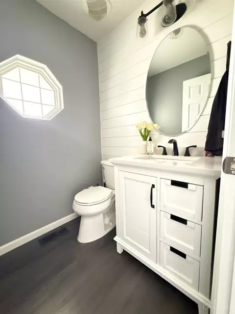 Bath - 639 Ellen Dr, Cincinnati, OH 45255 photo 1 of 7
