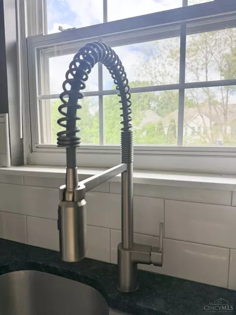 Kitchen - 639 Ellen Dr, Cincinnati, OH 45255 photo 3 of 7