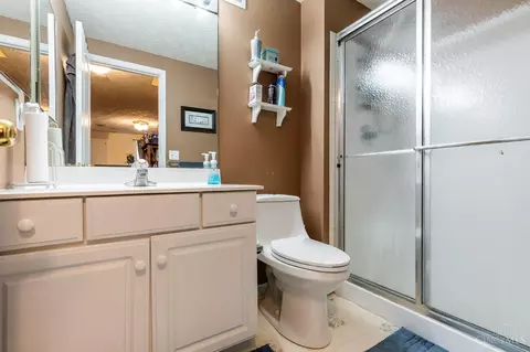 Bath - 604 Coleberry Ct, Cleves, OH 45002 photo 5 of 5