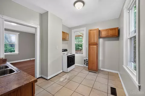 4313 Whetsel Ave, Cincinnati, OH 45227 photo 8