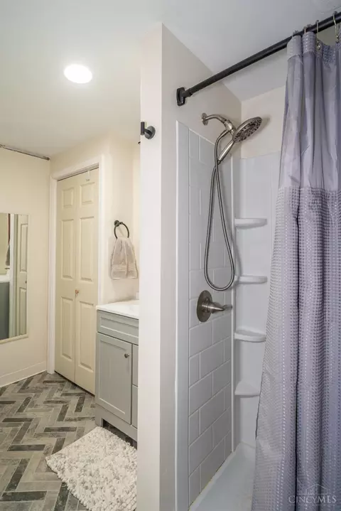 Bath - 3105 Annabelle Dr, Kettering, OH 45429 photo 5 of 5