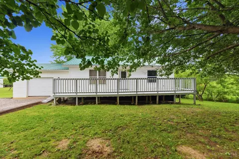 32 Pleasant Vw, Manchester, OH 45144