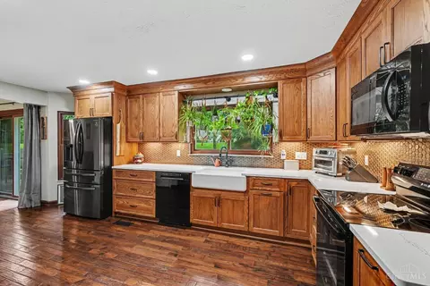 Kitchen - 7851 Stablegate Ln, Maineville, OH 45039 photo 1 of 3
