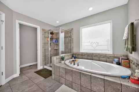 Bath - 917 Ryan Ct, Monroe, OH 45050 photo 4 of 6