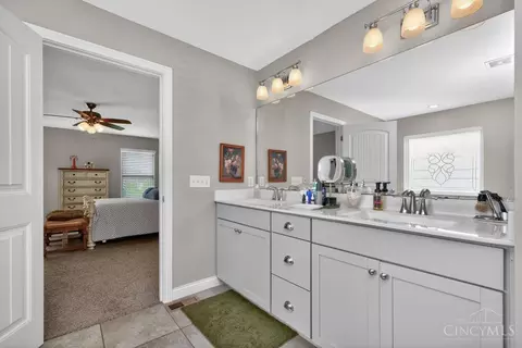 Entry Way - 917 Ryan Ct, Monroe, OH 45050 photo 5 of 5