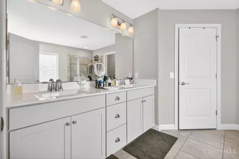 Bath - 917 Ryan Ct, Monroe, OH 45050 photo 3 of 6