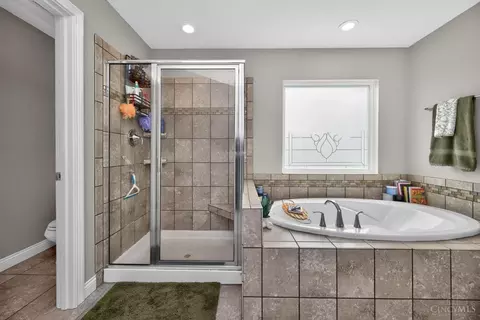 Bath - 917 Ryan Ct, Monroe, OH 45050 photo 5 of 6