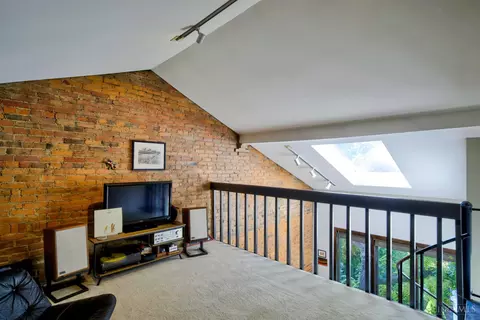 Living - 331 Milton St, Cincinnati, OH 45202 photo 5 of 6