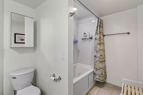 Bath - 331 Milton St, Cincinnati, OH 45202 photo 3 of 4