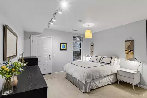 Bedroom - 331 Milton St, Cincinnati, OH 45202 photo 3 of 5