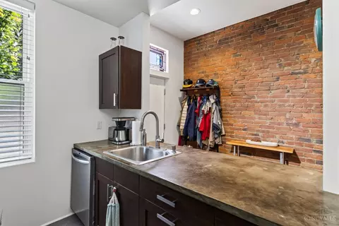 Kitchen - 331 Milton St, Cincinnati, OH 45202 photo 3 of 6