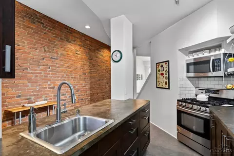 Kitchen - 331 Milton St, Cincinnati, OH 45202 photo 6 of 6