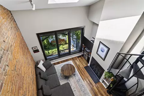 Living - 331 Milton St, Cincinnati, OH 45202 photo 6 of 6