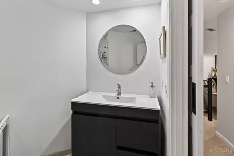 Bath - 331 Milton St, Cincinnati, OH 45202 photo 2 of 4