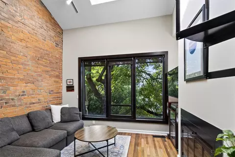 Living - 331 Milton St, Cincinnati, OH 45202 photo 2 of 6
