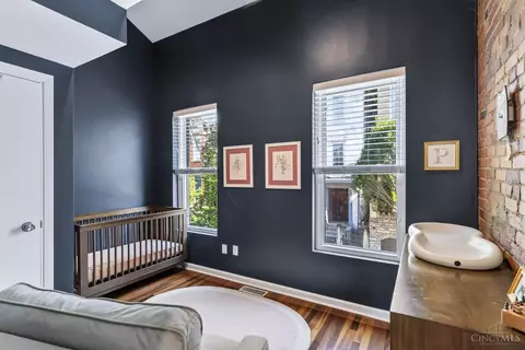 Bedroom - 331 Milton St, Cincinnati, OH 45202 photo 1 of 5