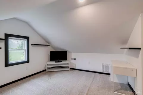Bedroom - 4430 Simpson Ave, Cincinnati, OH 45227 photo 7 of 8