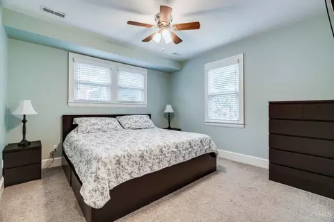 Bedroom - 4430 Simpson Ave, Cincinnati, OH 45227 photo 1 of 8