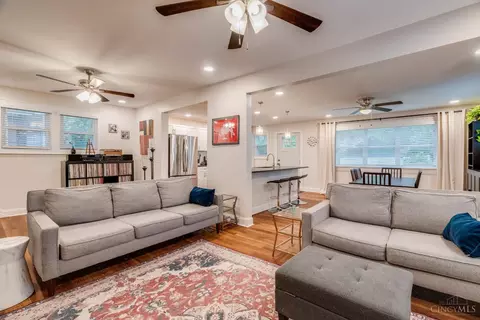 Living - 4430 Simpson Ave, Cincinnati, OH 45227 photo 5 of 6