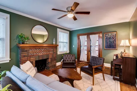 Living - 4430 Simpson Ave, Cincinnati, OH 45227 photo 2 of 6