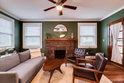 Living - 4430 Simpson Ave, Cincinnati, OH 45227 photo 1 of 6