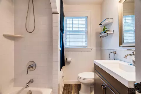 Bath - 4430 Simpson Ave, Cincinnati, OH 45227 photo 7 of 7