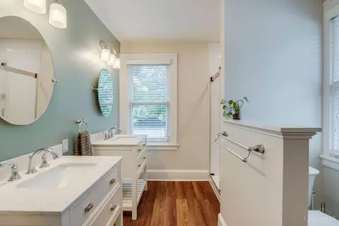 Bath - 4430 Simpson Ave, Cincinnati, OH 45227 photo 2 of 7