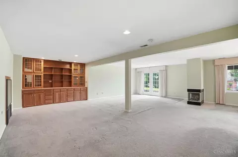 Living - 6645 Spindlewick Ln, Cincinnati, OH 45230 photo 4 of 6