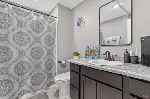 Bath - 2856 Pine Leaf Ct, Hamilton, OH 45013 photo 2 of 2