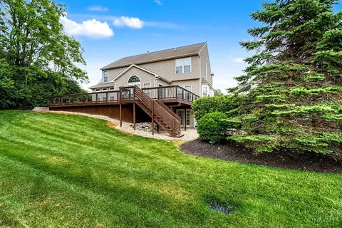 Exterior - 145 Stanton Dr, Springboro, OH 45066 photo 11 of 16
