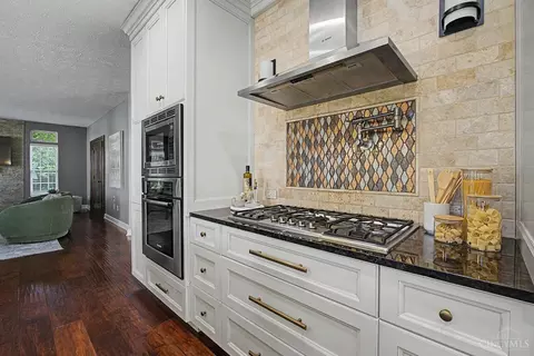 Kitchen - 145 Stanton Dr, Springboro, OH 45066 photo 3 of 11