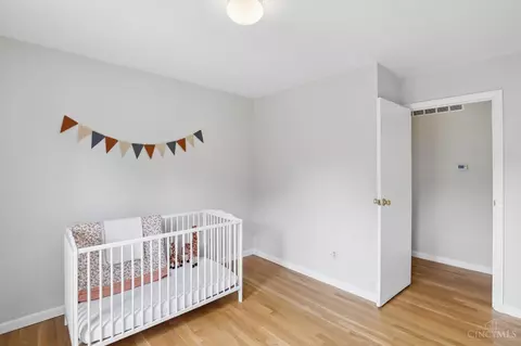 Bedroom - 1859 Windhill Ter, Cincinnati, OH 45255 photo 6 of 8