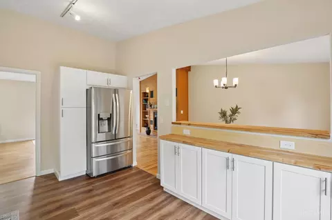 Kitchen - 1859 Windhill Ter, Cincinnati, OH 45255 photo 3 of 5