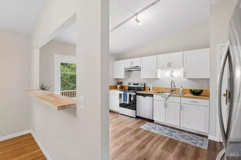 Kitchen - 1859 Windhill Ter, Cincinnati, OH 45255 photo 1 of 5