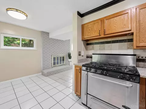 Kitchen - 11623 Kenn Rd, Forest Park, OH 45240 photo 4 of 4