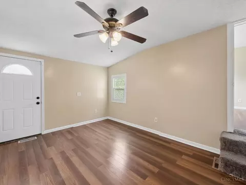 Living - 11623 Kenn Rd, Forest Park, OH 45240 photo 4 of 4