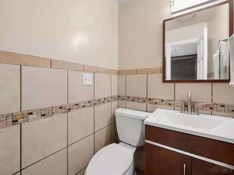 Bath - 11623 Kenn Rd, Forest Park, OH 45240 photo 1 of 4