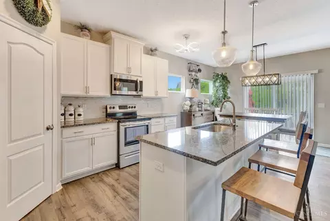 Kitchen - 110 Nettleton Ct, Monroe, OH 45050 photo 3 of 4