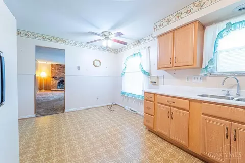 Kitchen - 2559 Fulbourne Dr, Cincinnati, OH 45231 photo 4 of 4