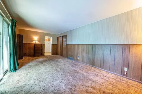Living - 2559 Fulbourne Dr, Cincinnati, OH 45231 photo 5 of 7