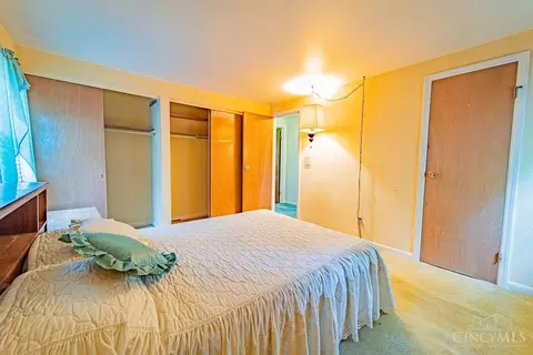 Bedroom - 2559 Fulbourne Dr, Cincinnati, OH 45231 photo 7 of 7