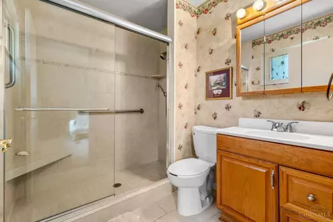 Bath - 741 Stuart Ln, Cincinnati, OH 45245 photo 1 of 2