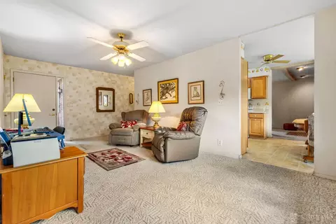 Living - 741 Stuart Ln, Cincinnati, OH 45245 photo 4 of 5