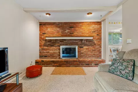 Living - 741 Stuart Ln, Cincinnati, OH 45245 photo 3 of 5