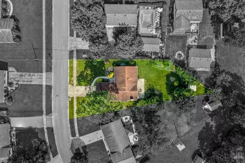View/Area - 741 Stuart Ln, Cincinnati, OH 45245 photo 2 of 2