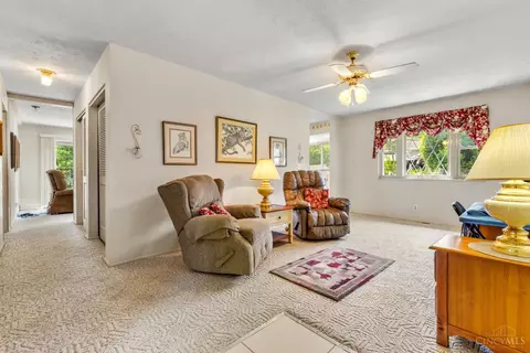 Living - 741 Stuart Ln, Cincinnati, OH 45245 photo 5 of 5