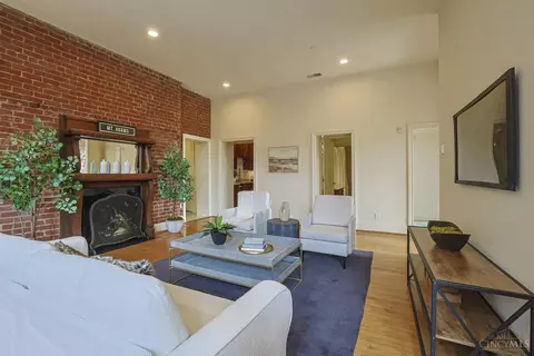 Living - 1125 St Gregory St, Cincinnati, OH 45202 photo 2 of 4