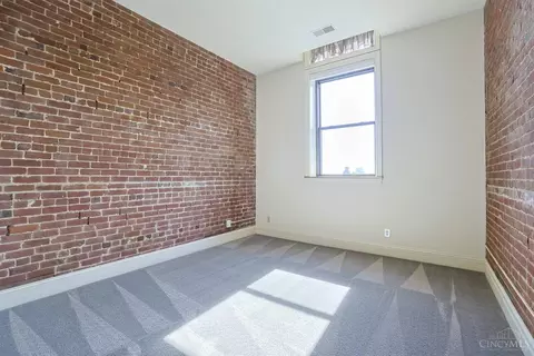 Bedroom - 1125 St Gregory St, Cincinnati, OH 45202 photo 3 of 4