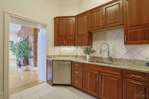 Kitchen - 1125 St Gregory St, Cincinnati, OH 45202 photo 3 of 4